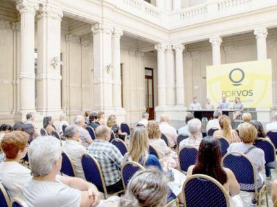 El intendente Molina entreg� 160 actas de Bien de Familia