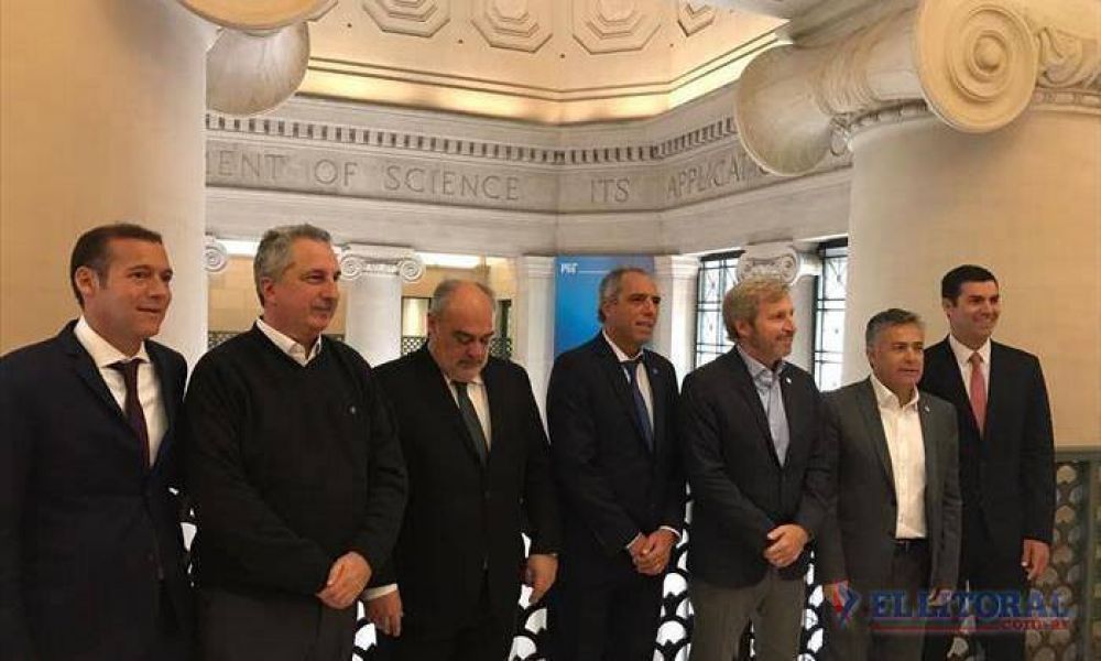 En Estados Unidos, Colombi firmar� hoy un convenio de obras con el BID