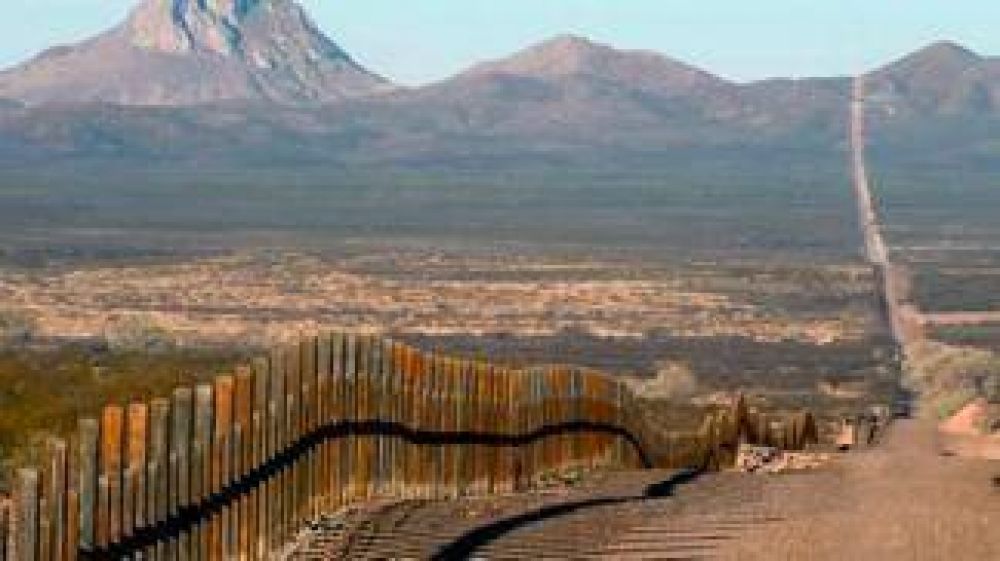 Republicanos visitan la frontera con Mxico para avanzar con el muro