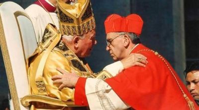 Hoy hace 16 a�os San Juan Pablo II cre� cardenal al ahora Papa Francisco