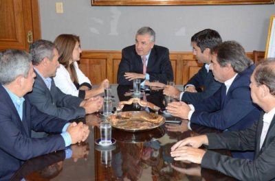 MORALES RECIBI� A LEGISLADORES DE BUENOS AIRES