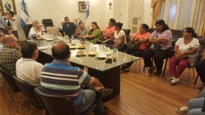 Chahla se reuni� con los manifestantes del sur de la provincia