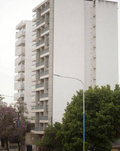 Suman casi 100 edificios sin �final de obra� en la ciudad