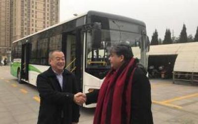 Anuncian llegada de empresa china a Jos� C. Paz para fabricar colectivos el�ctricos