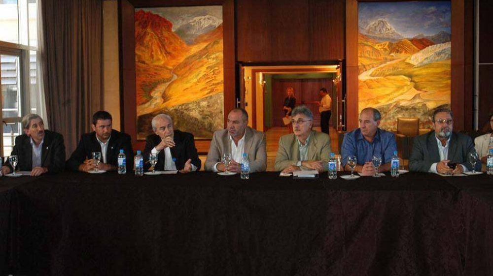 Con representantes de 18 provincias, sesiona el Consejo Hdrico Federal en San Juan