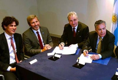 Cornejo pretende evitar nueva deuda en d�lares