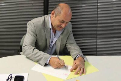 Intendente compr� una isla: �Hicimos el ahorro, juntamos los millones y ahora escrituramos