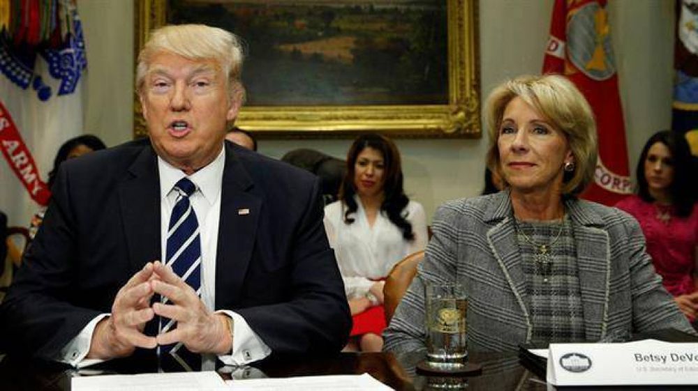 Donald Trump puso fin a una protecci�n federal a los alumnos transexuales