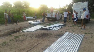 Gobierno asiste a familias santiague�as