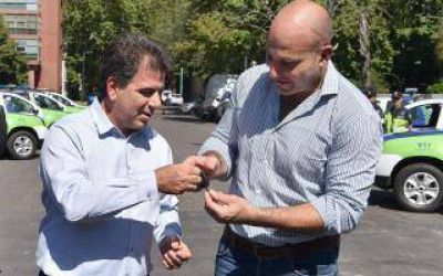 Martiniano Molina recibi� nuevas unidades m�viles para Quilmes