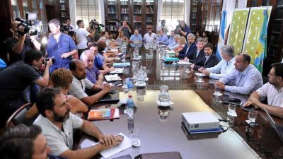 Con el resultado puesto, la Provincia est� dispuesta a fijar el aumento por decreto