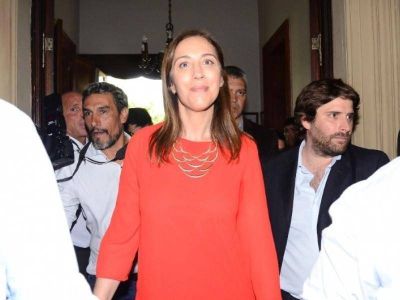 Seg�n Analog�as, la imagen de Vidal baj� al salir a respaldar a Macri en la causa del correo