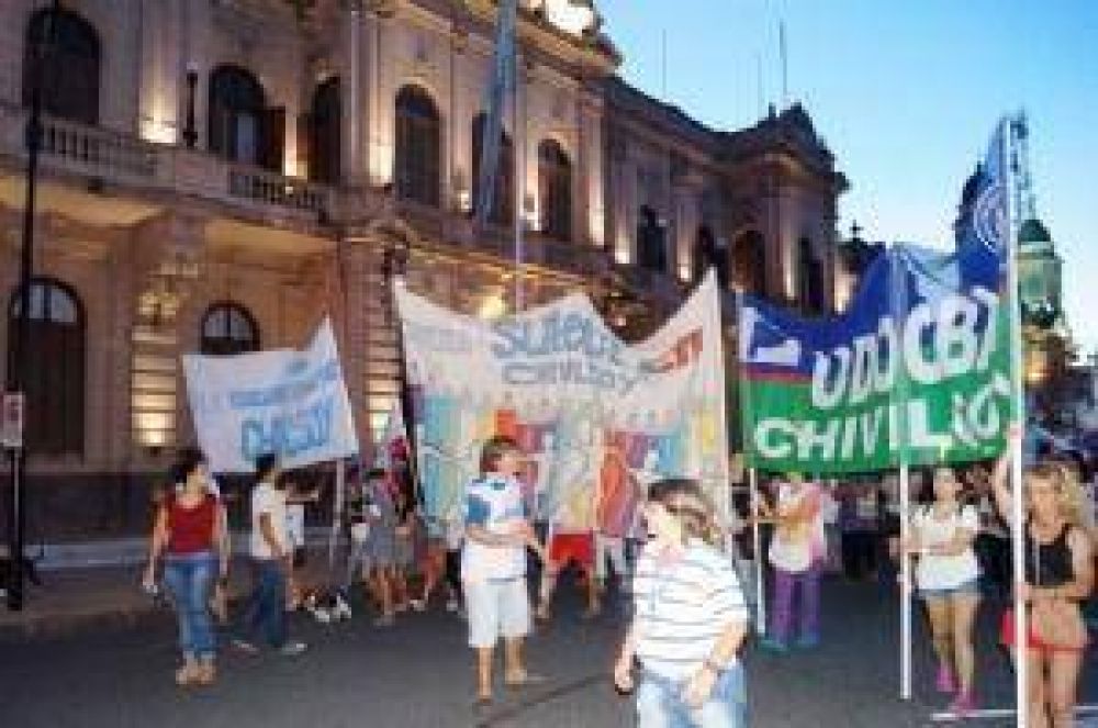 Histrica marcha de unidad docente en Chivilcoy