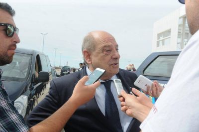 Reclaman que Arroyo explique en el Concejo si fue a �apretar� a una directora