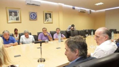 Los defensores del pueblo del pa�s se reunieron con la CGT por tarifas
