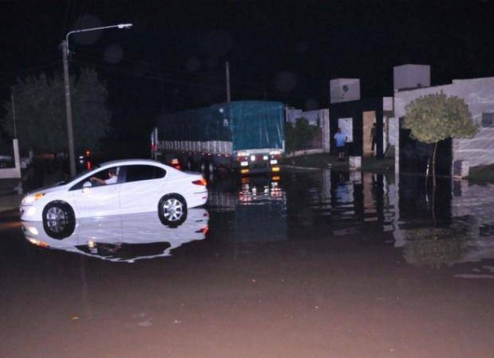 Lluvia en Villa Mercedes: inundaciones de calles y viviendas en La Ribera