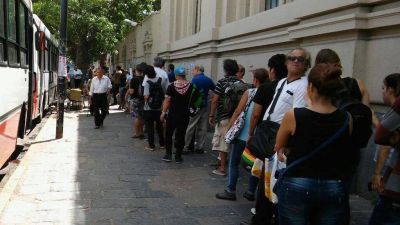 El tren el�ctrico no llegar�a a La Plata hasta el a�o que viene