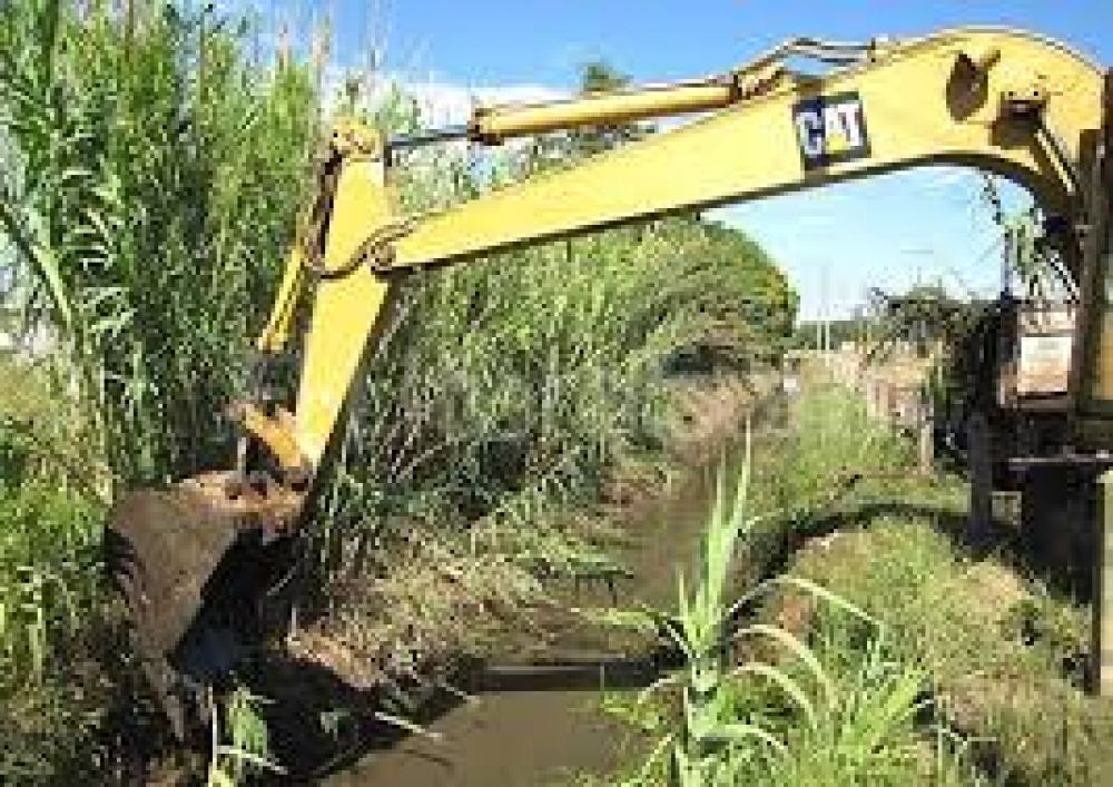 El municipio trabaja en la limpieza de canales y zanjones