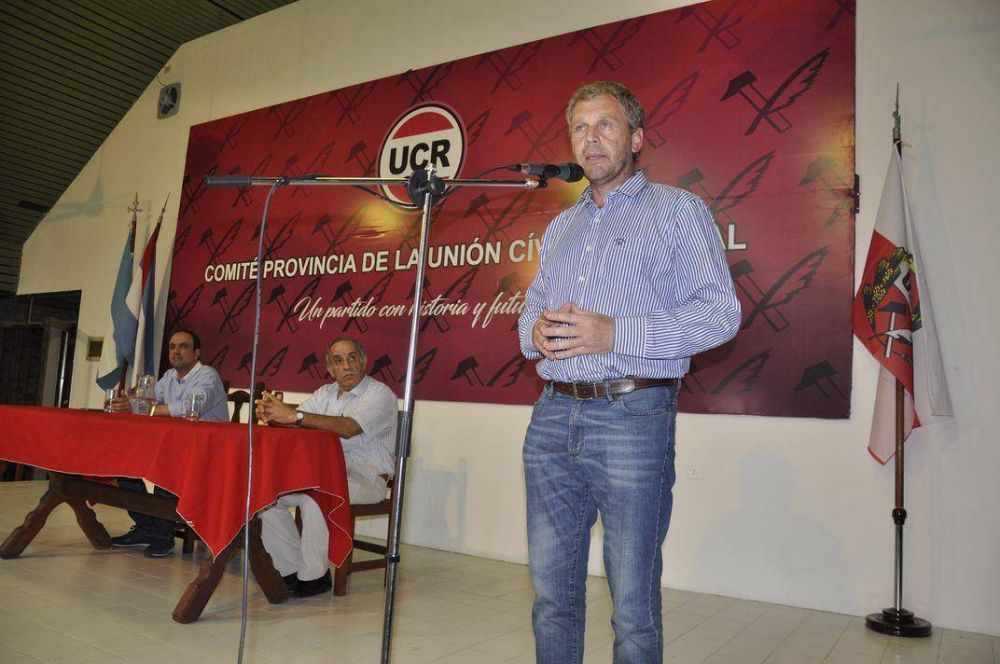 Hay que fortalecer al partido para fortalecer a Cambiemos, dijo el titular de la UCR entrerriana tras la reunin en Crdoba 