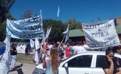 Escracharon a Vidal en Monte Hermoso: Se escap� por una puerta trasera