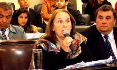 De Le�n niega tr�fico de influencias en concurso para juez