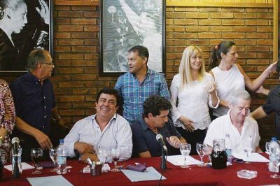 En el PJ se aferran a la unidad y a�slan el lanzamiento de Juli�n Dom�nguez
