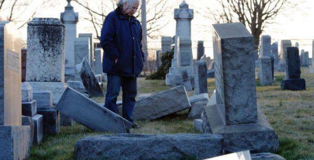 Da�an m�s de 100 l�pidas en cementerio jud�o en Filadelfia