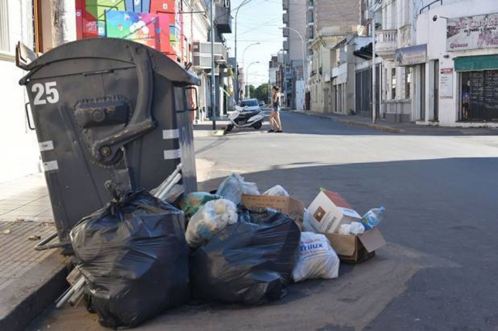Un feriado largo con muchos residuos en la calle
