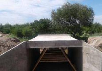 Puente de Obligado: Finaliz� la construcci�n de la estructura de hormig�n