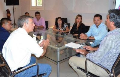  Capitanich analiz� la pol�tica actual con dirigentes de Catamarca
