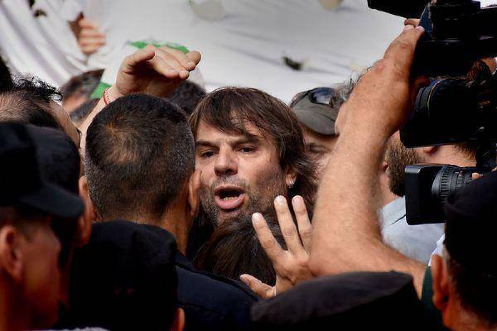 Los docentes llevaron su protesta a la Asamblea Legislativa