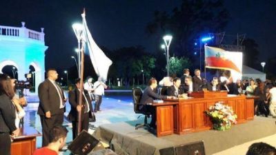 Ra�l Jalil anunci� mejoras salariales para el personal becado