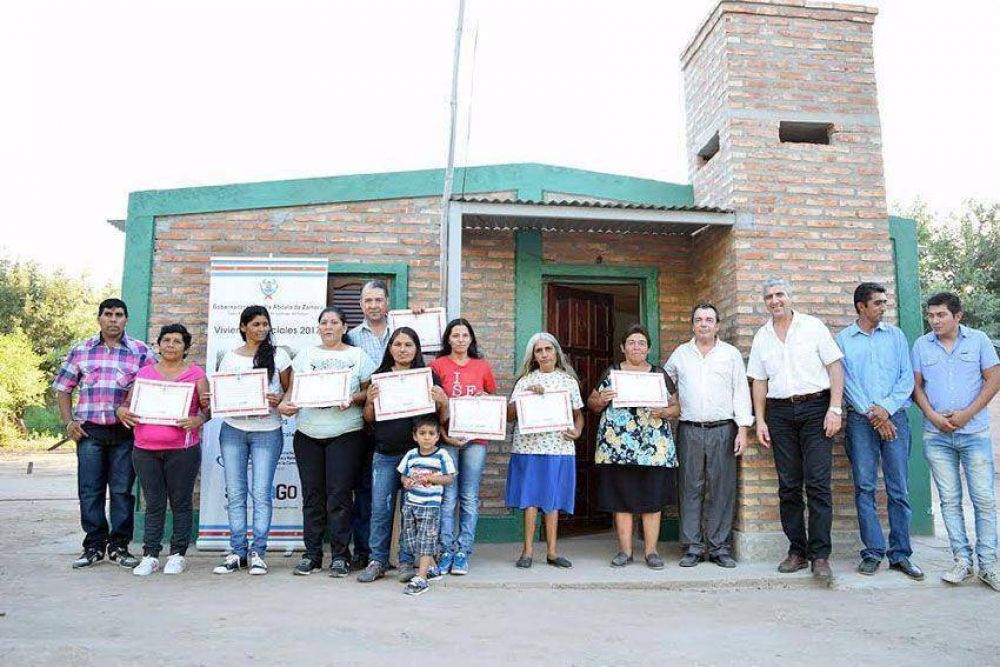 Se inauguraron viviendas sociales en Villa Nueva