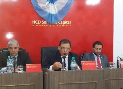 Ponce anunci� el 30% de aumento para los municipales de San Luis