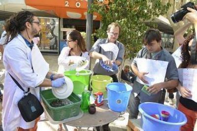 Cient�ficos locales protestaron contra los recortes presupuestarios