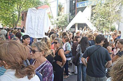 Docentes repudiaron la inspecci�n �intimidatoria� del intendente Arroyo a la escuela secundaria 205