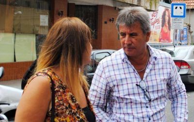 �Chucho� P�ez se acerc� para manifestarse junto a los afiliados y trabajadores del Pami