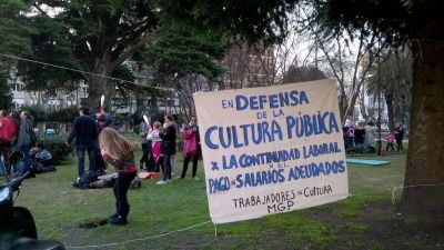 [#CulturaRecortada] Manifestaci�n de la Asamblea para �ser atendidos�