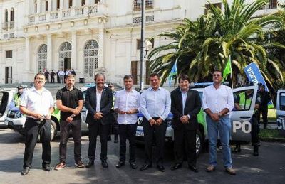 Hurlingham tiene cinco nuevos patrulleros que entreg� la Provincia
