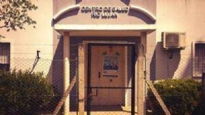 Advierten que un centro de salud no abre los feriados