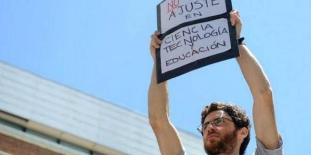 Los cientficos volvieron a protestar contra los recortes: denuncian 500 despidos en el CONICET