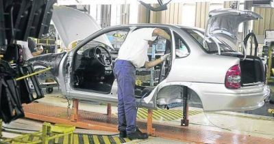 General Motors se suma a la ca�da y suspende 350 empleados por 9 meses