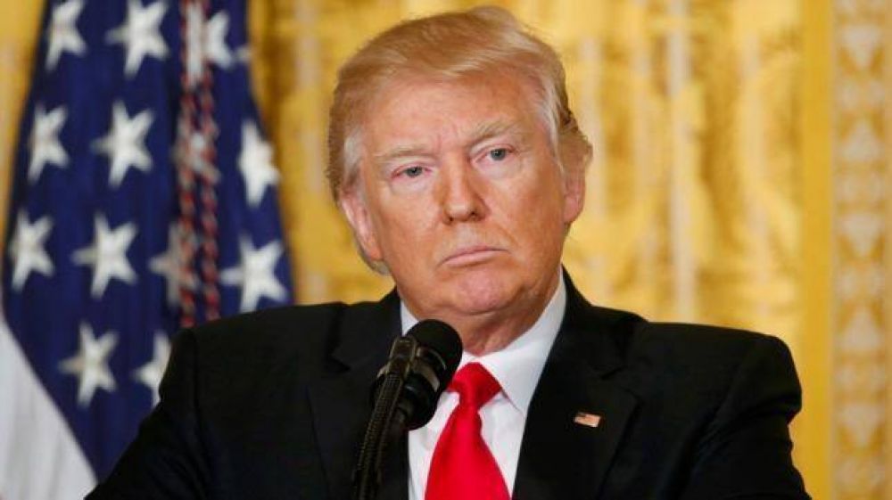 Piden la renuncia del fiscal general de Trump por sus nexos con Rusia