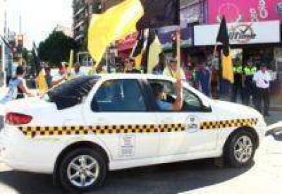 Los Peones de Taxis se movilizaron al concejo deliberante capitalino