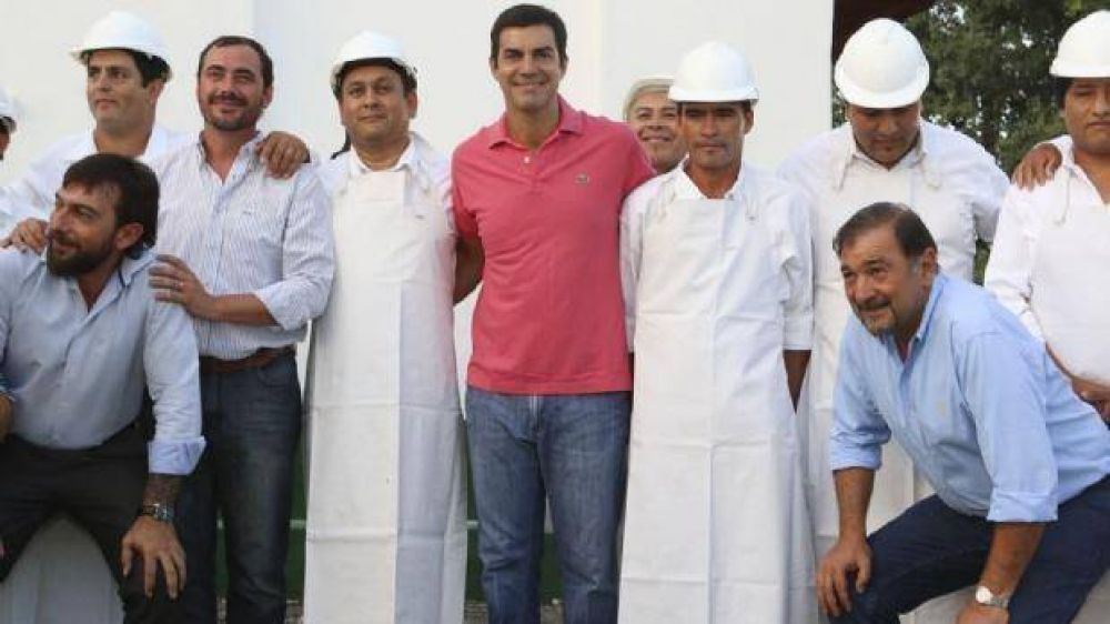 Inauguraron matadero y frigor�fico