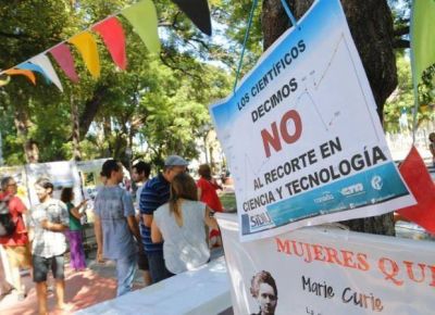 Cient�ficos puntanos protestaron por los recortes del gobierno nacional