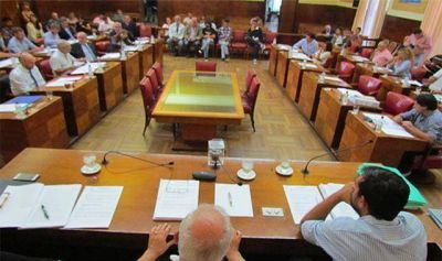 El Arroyismo trat� de defender al intendente sobre lo ocurrido en la Escuela 205