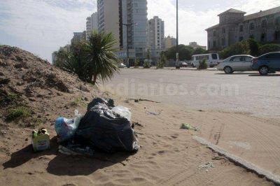 Varios focos de basura en distintos lugares del coraz�n tur�stico de la Villa D�az V�lez