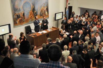Corral inaugur� las sesiones con el acento sobre obras millonarias