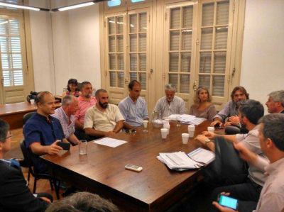 Los trabajadores de la salud rechazaron el 19,5% que ofreci� el gobierno provincial